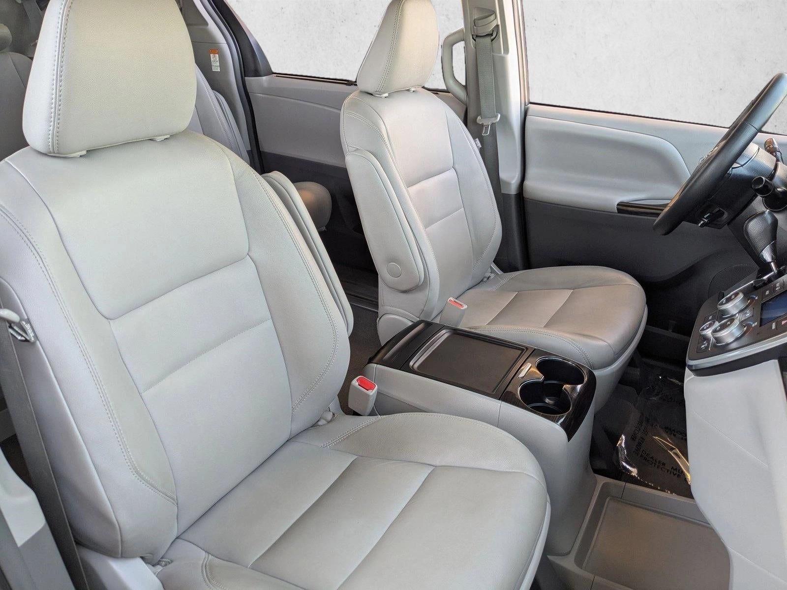2019 Toyota Sienna XLE FWD 8-Passenger (Natl)