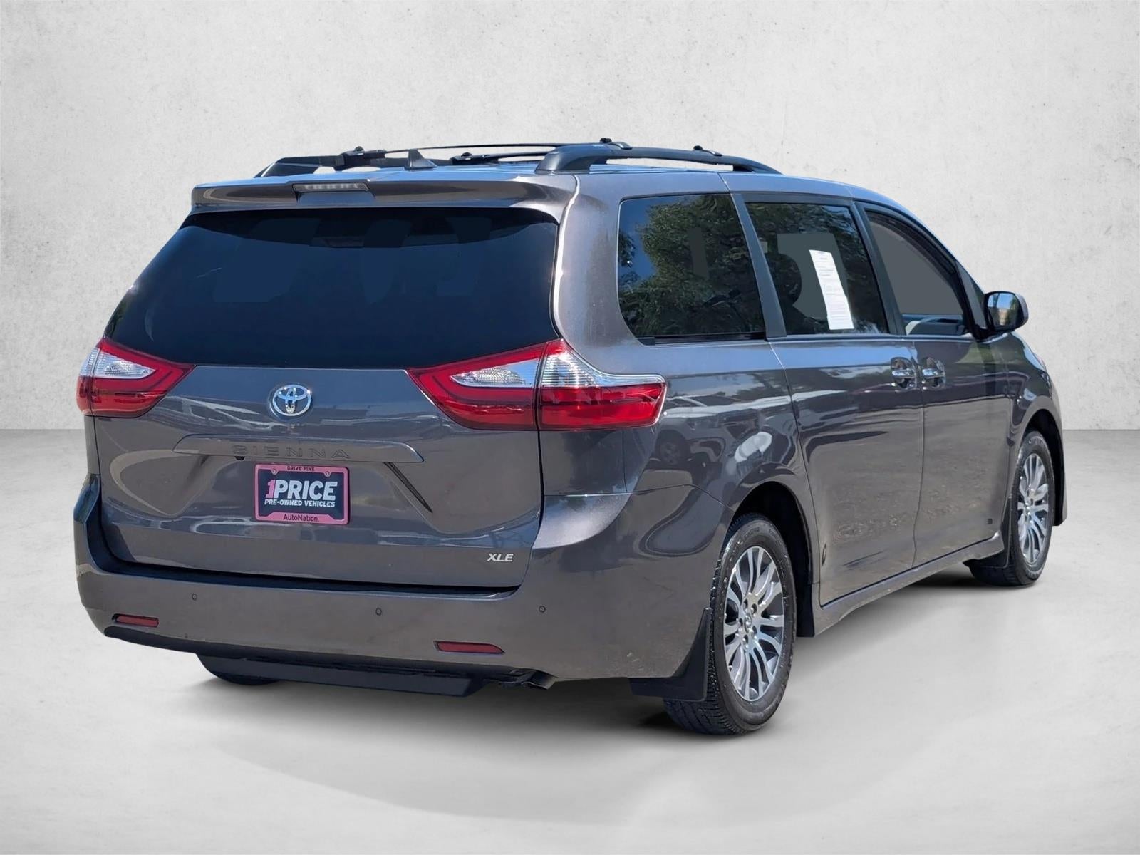 2019 Toyota Sienna XLE FWD 8-Passenger (Natl)
