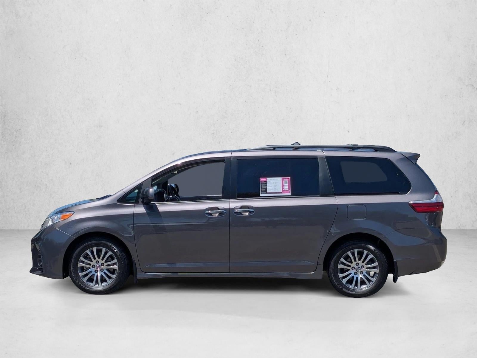 2019 Toyota Sienna XLE FWD 8-Passenger (Natl)