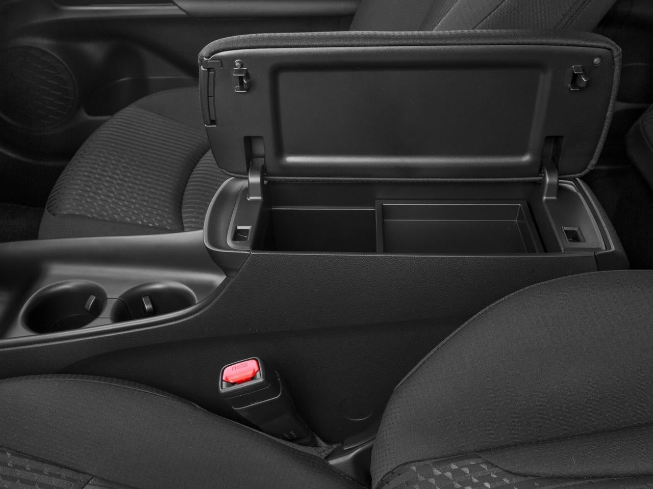 2016 Toyota Prius 5dr HB Two (Natl)