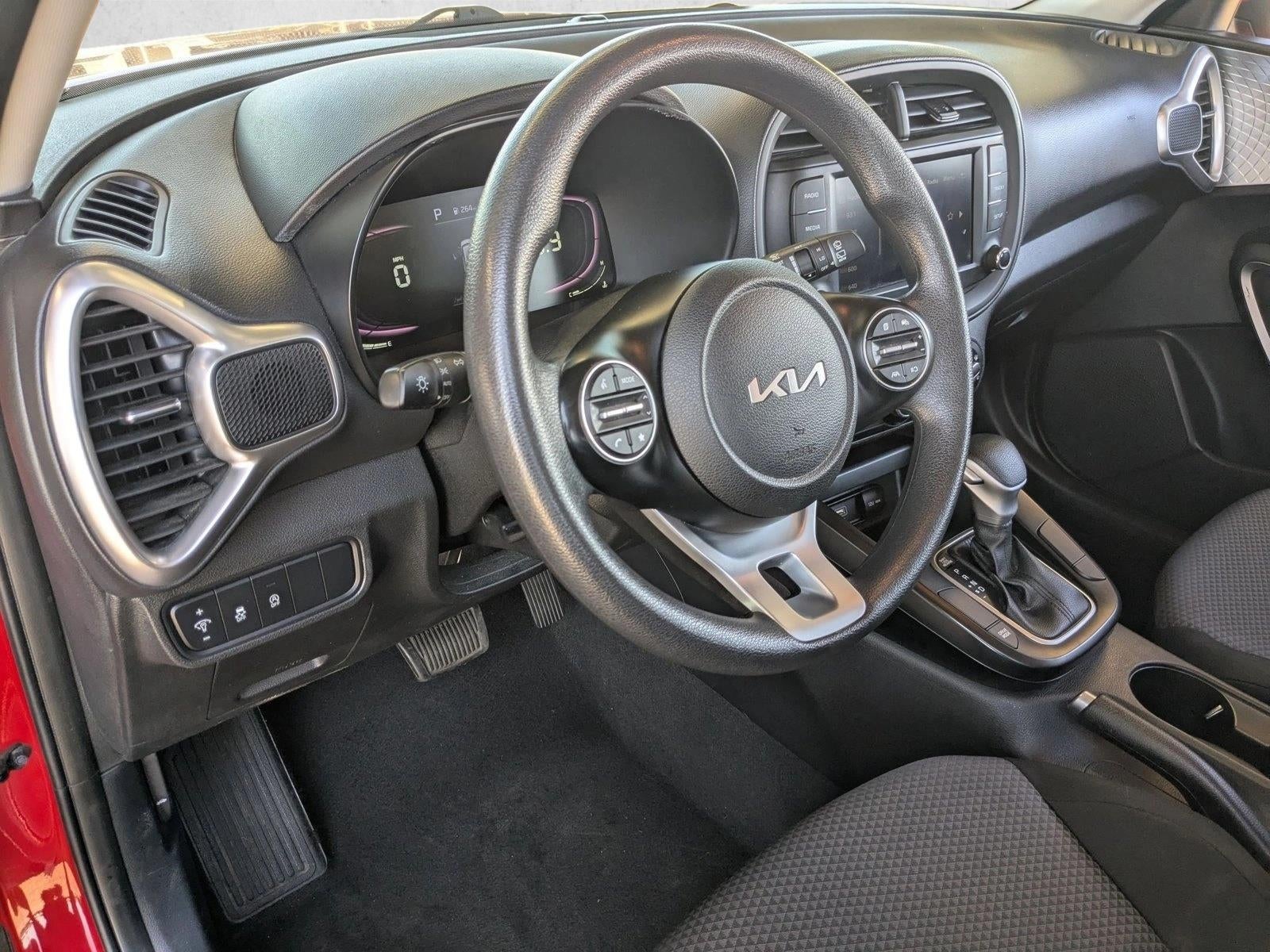 2023 Kia Soul LX IVT