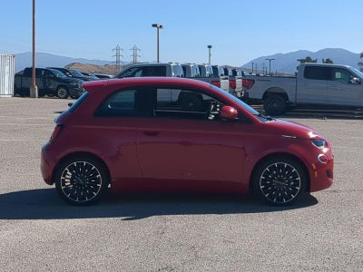 2024 FIAT 500e INSPI(RED) FWD