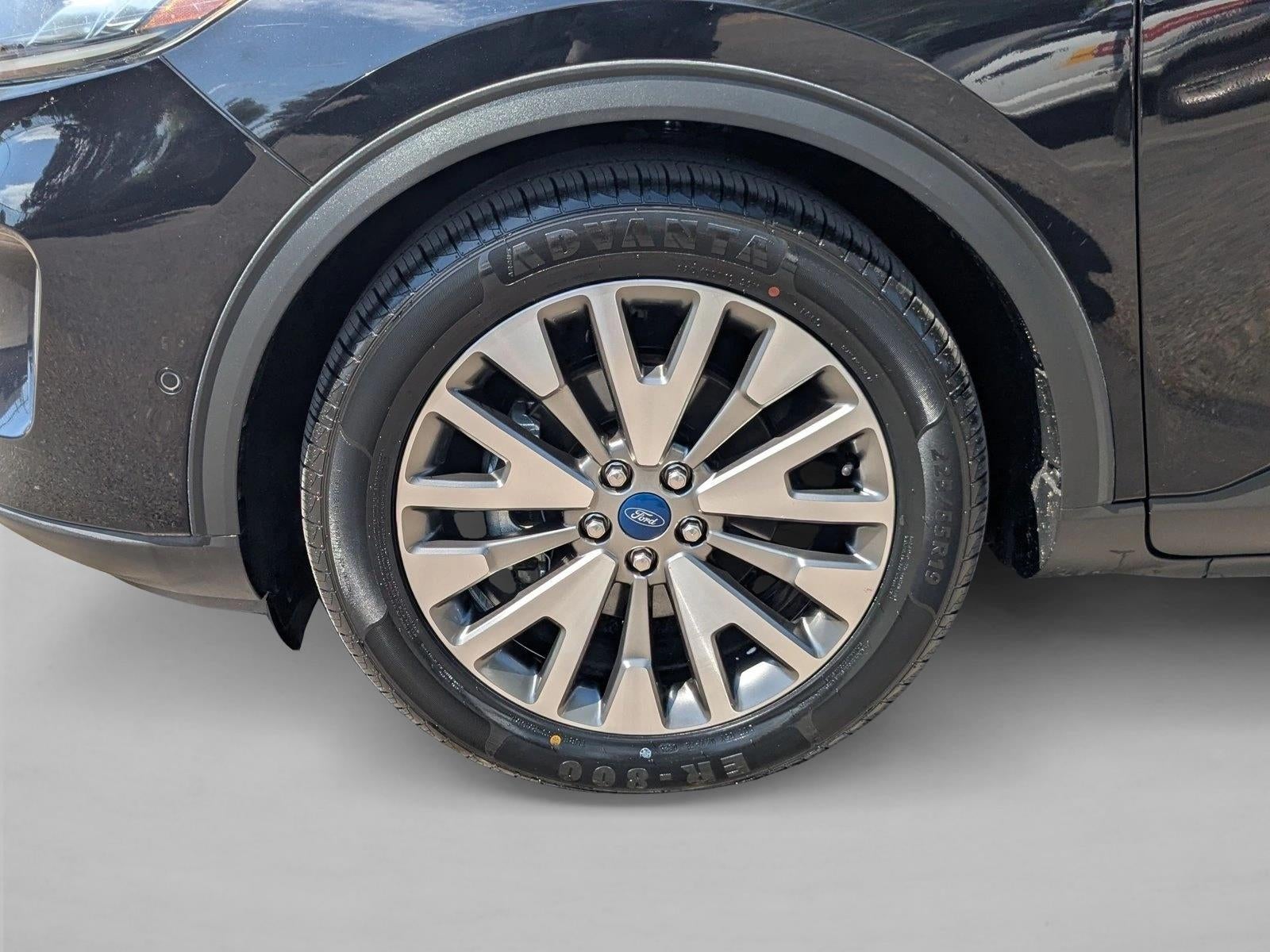 2020 Ford Escape Titanium Hybrid FWD