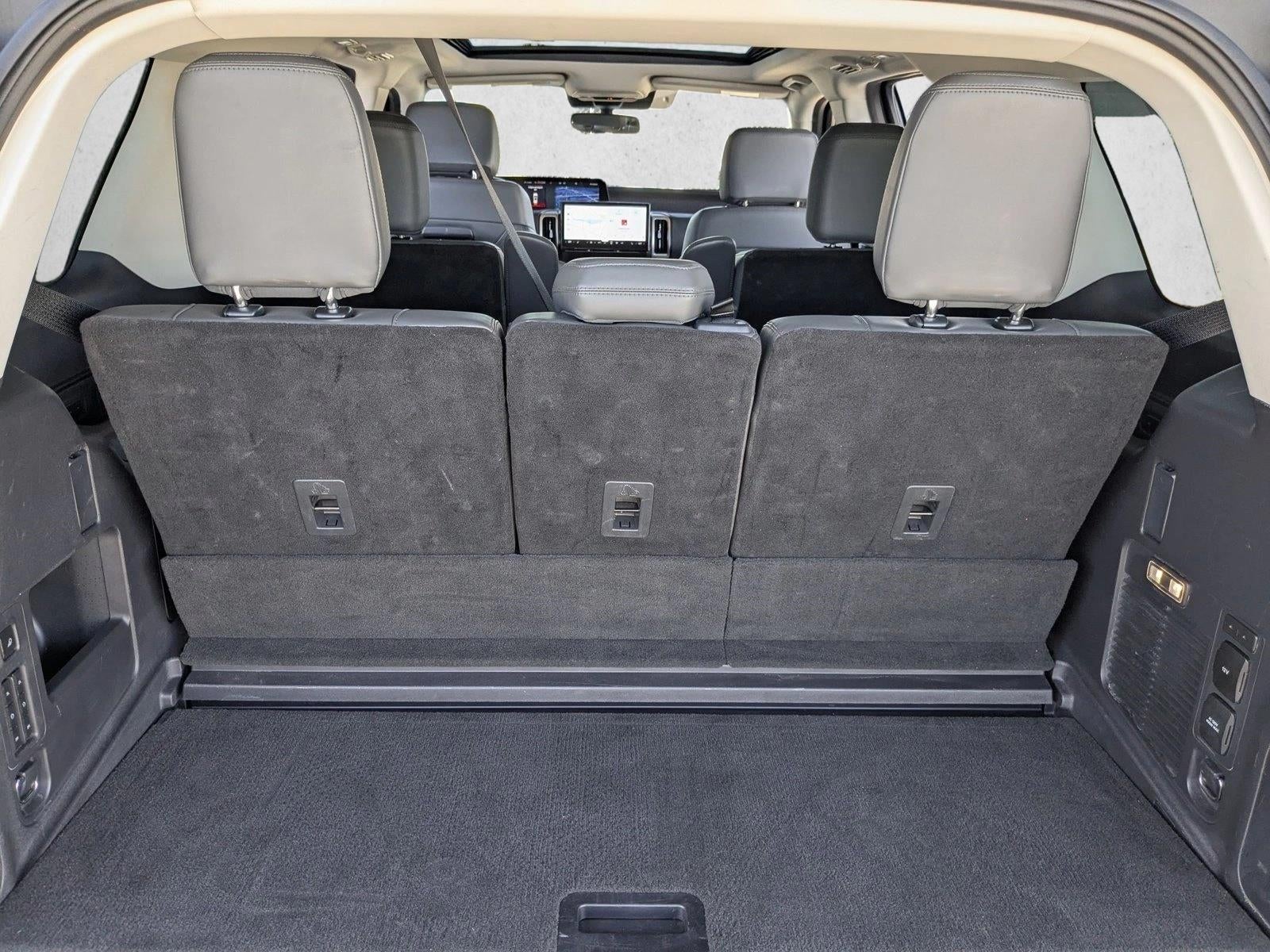 2025 Ford Expedition Active 4x2