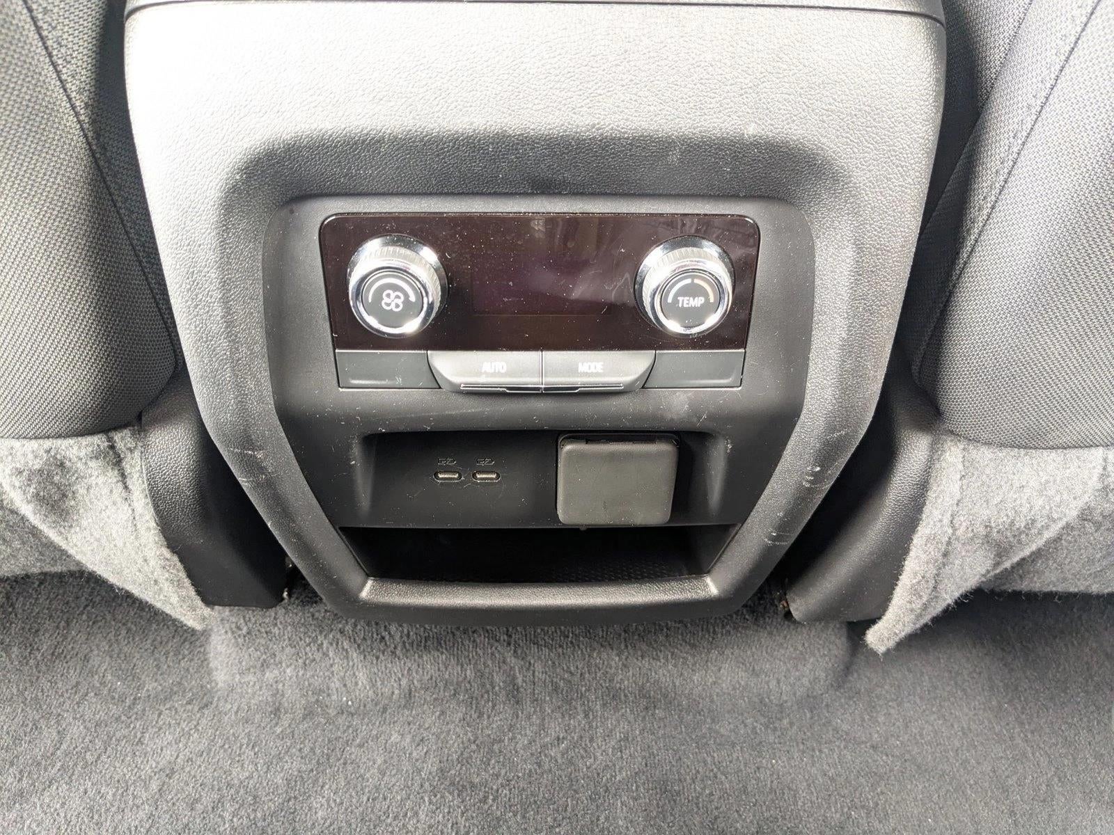 2024 Chevrolet Traverse LT w/2LT