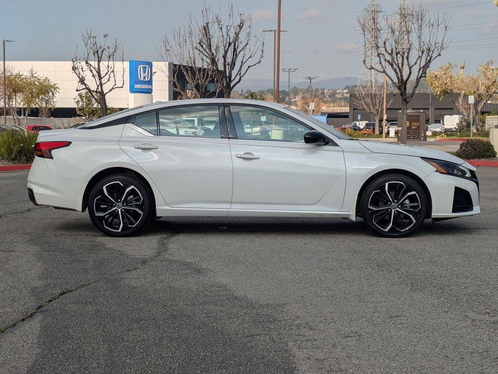 2023 Nissan Altima 2.5 SR AWD Sedan
