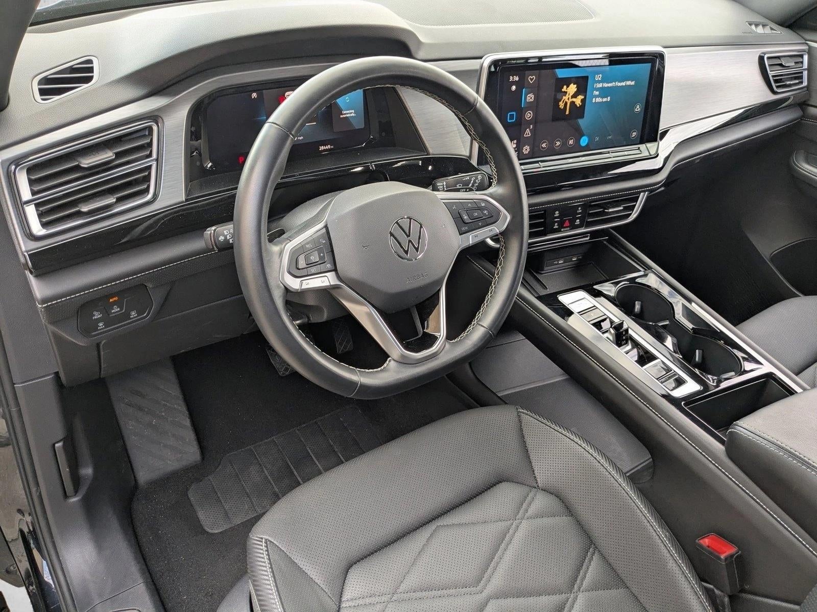 2025 Volkswagen Atlas Cross Sport 2.0T SE w/Technology FWD