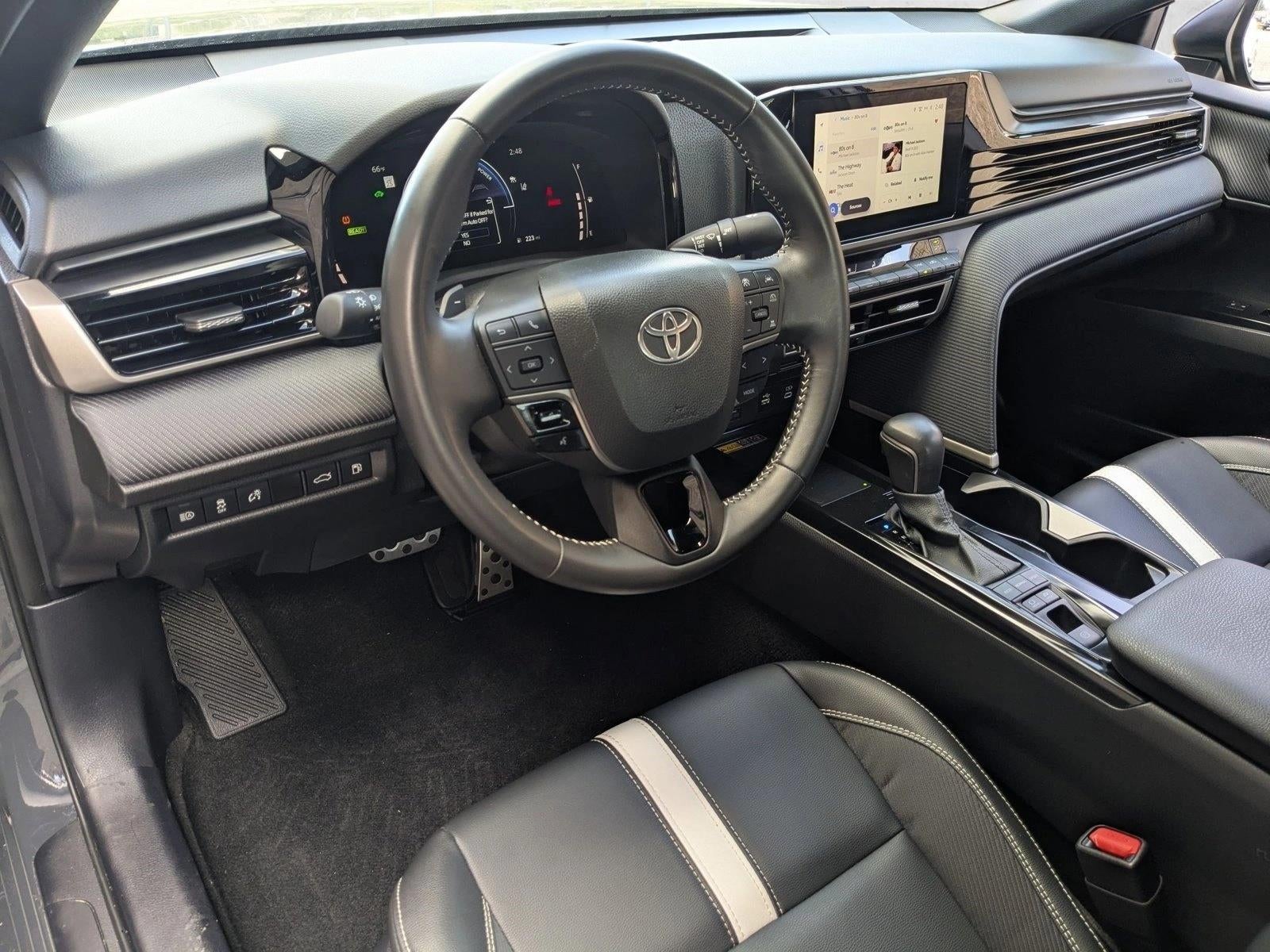 2025 Toyota Camry SE (Natl)