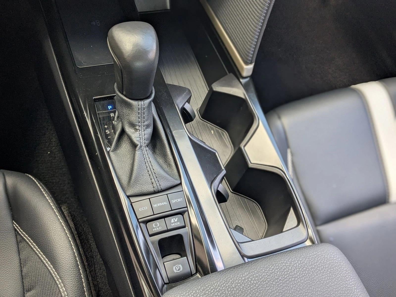 2025 Toyota Camry SE (Natl)