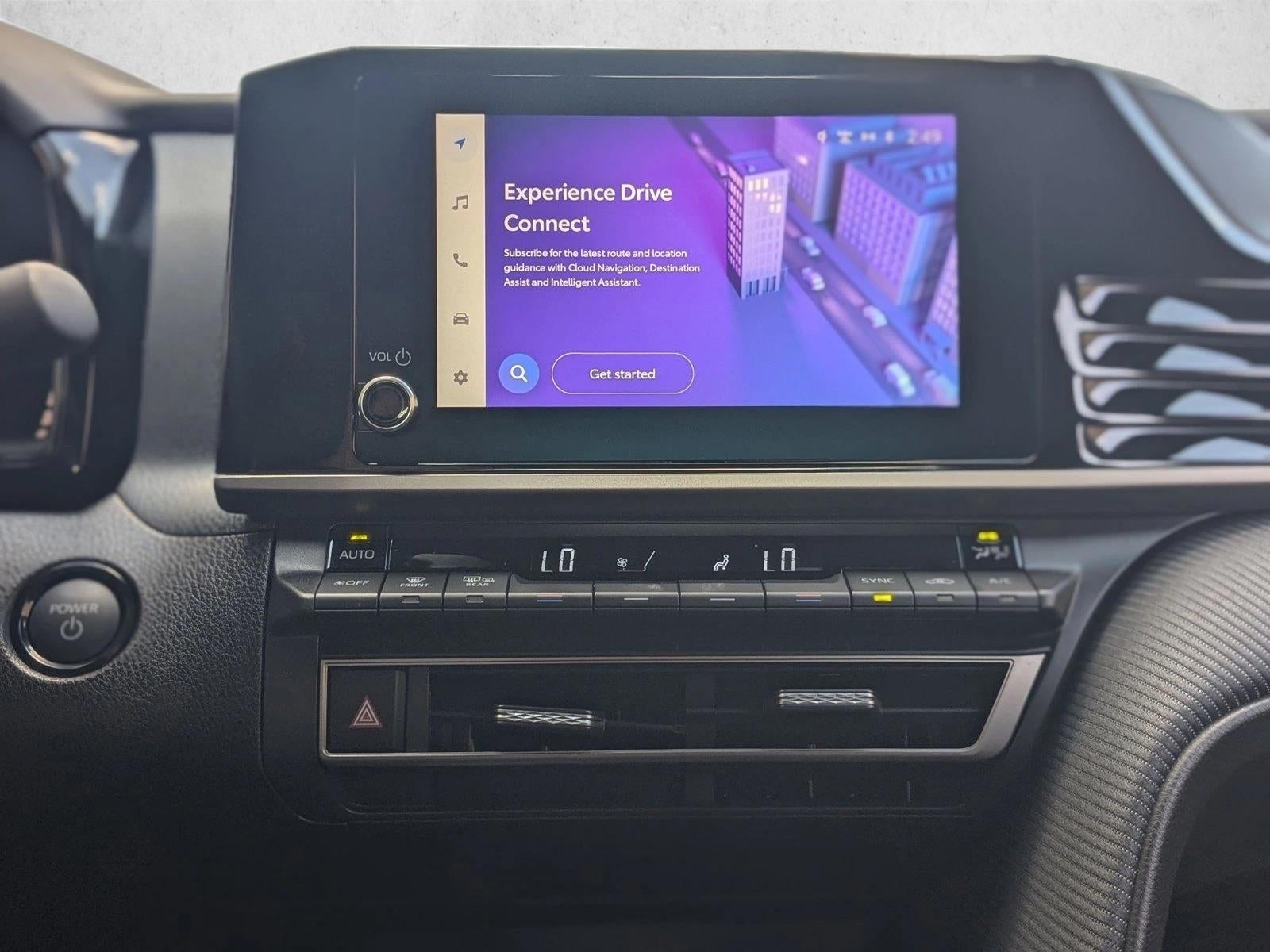 2025 Toyota Camry SE (Natl)