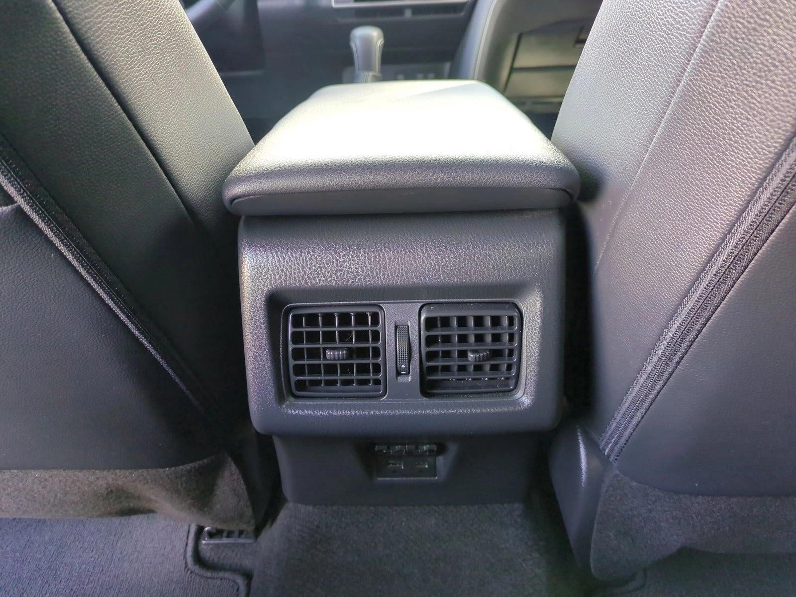 2025 Toyota Camry SE (Natl)