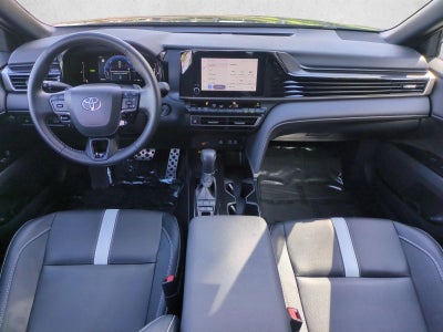 2025 Toyota Camry SE (Natl)