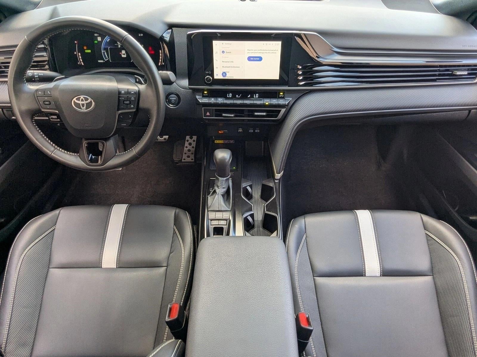 2025 Toyota Camry SE (Natl)