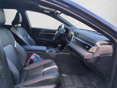 2025 Toyota Camry SE (Natl)