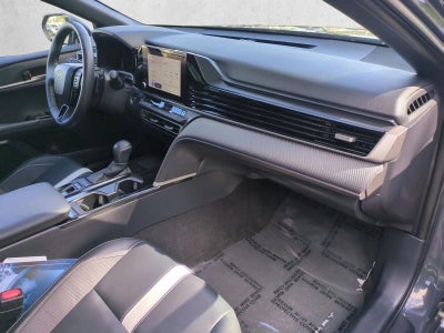 2025 Toyota Camry SE (Natl)