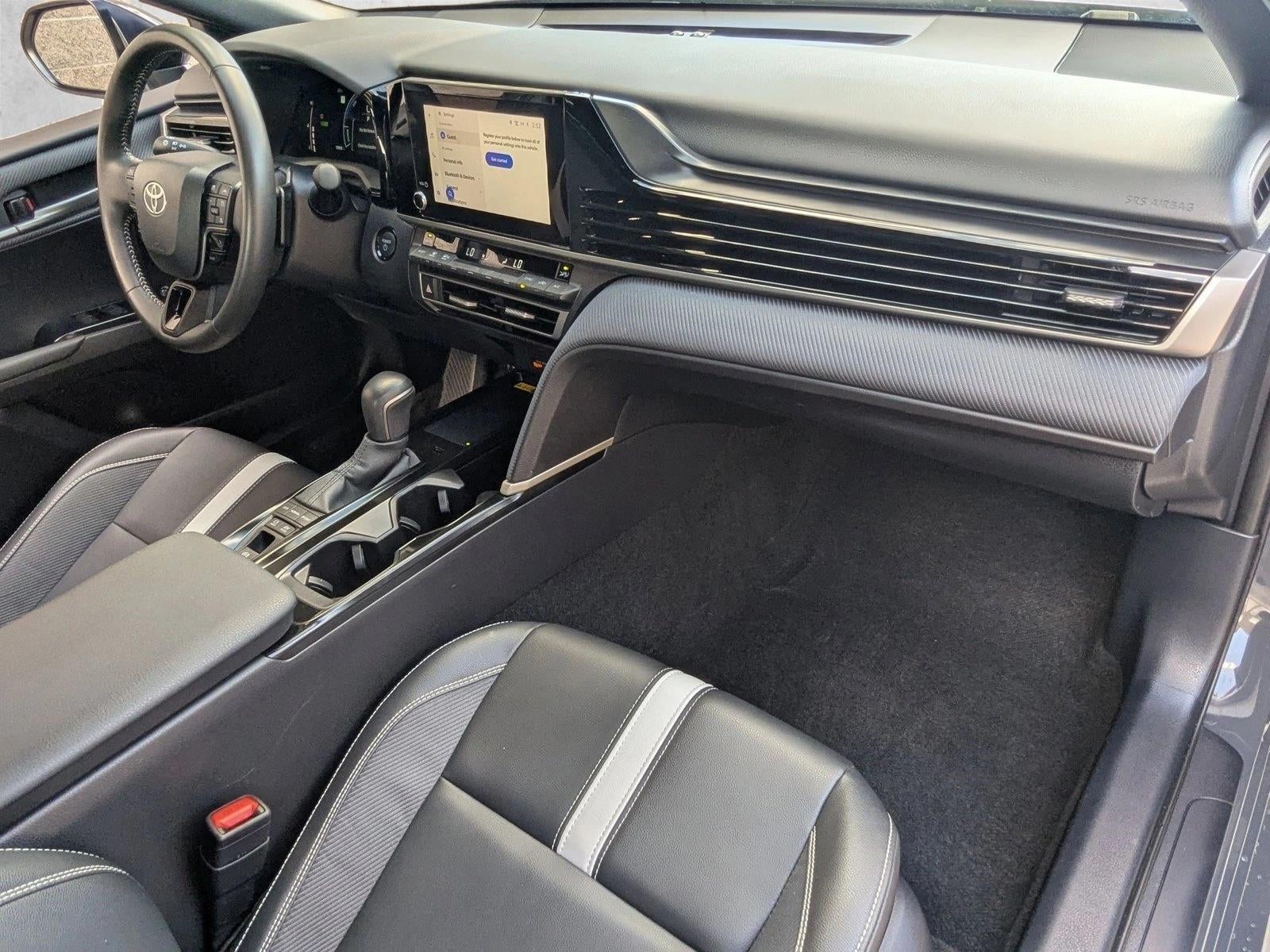 2025 Toyota Camry SE (Natl)