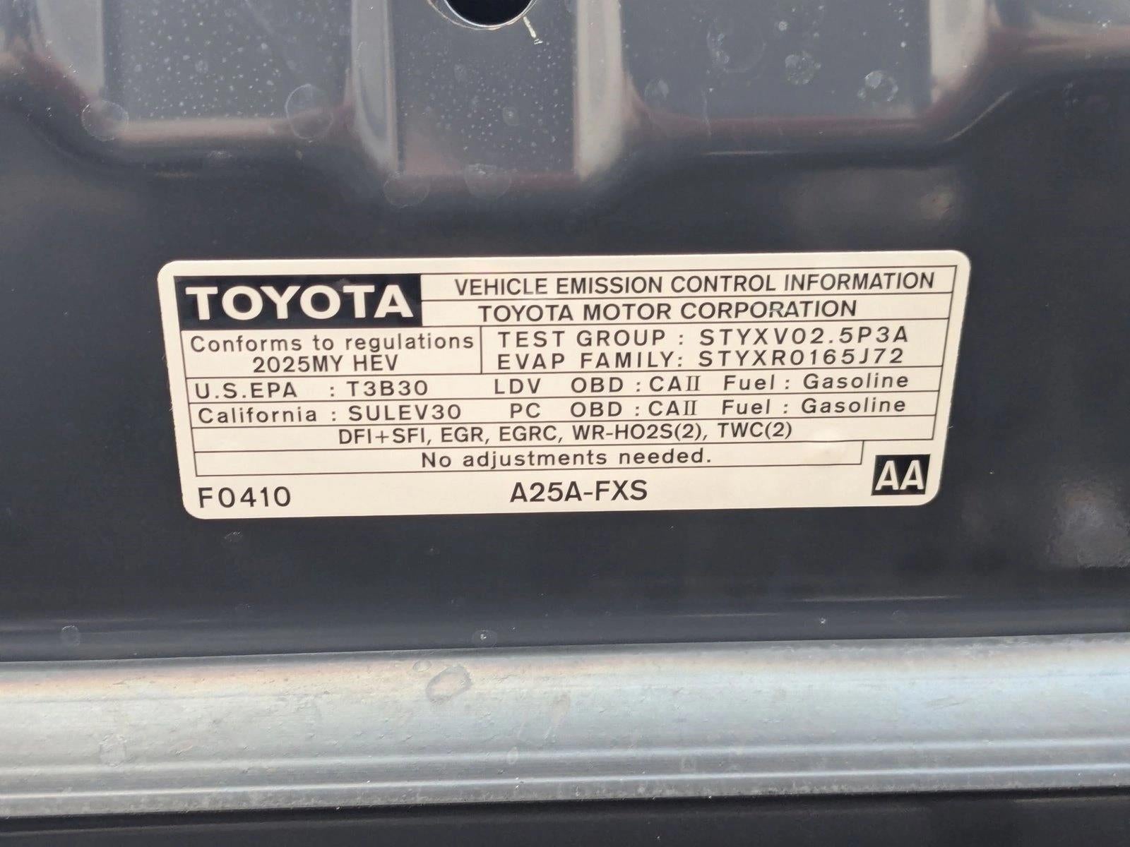 2025 Toyota Camry SE (Natl)