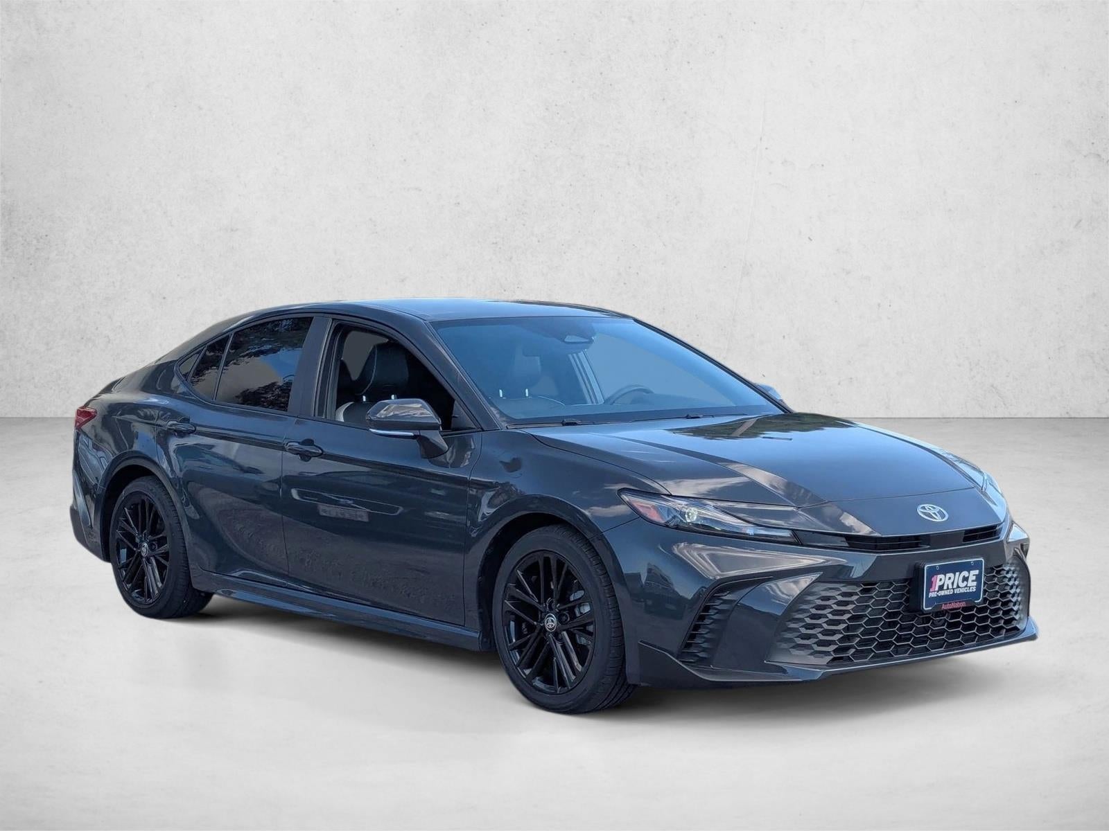 2025 Toyota Camry SE (Natl)