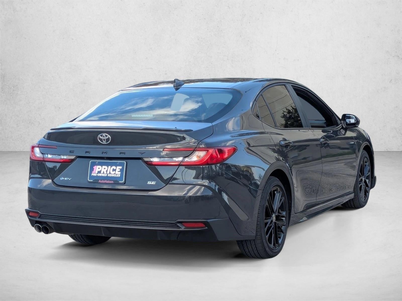 2025 Toyota Camry SE (Natl)