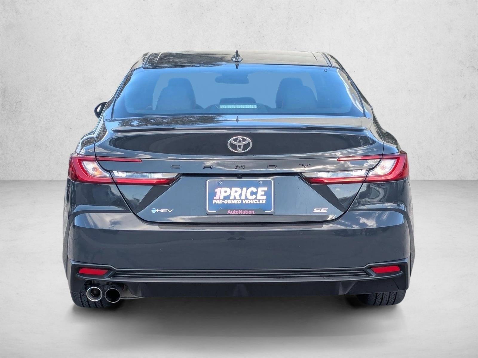 2025 Toyota Camry SE (Natl)