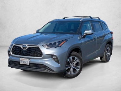 2023 Toyota Highlander XLE FWD (Natl)