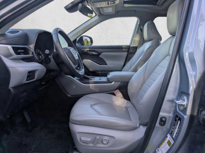 2023 Toyota Highlander XLE FWD (Natl)