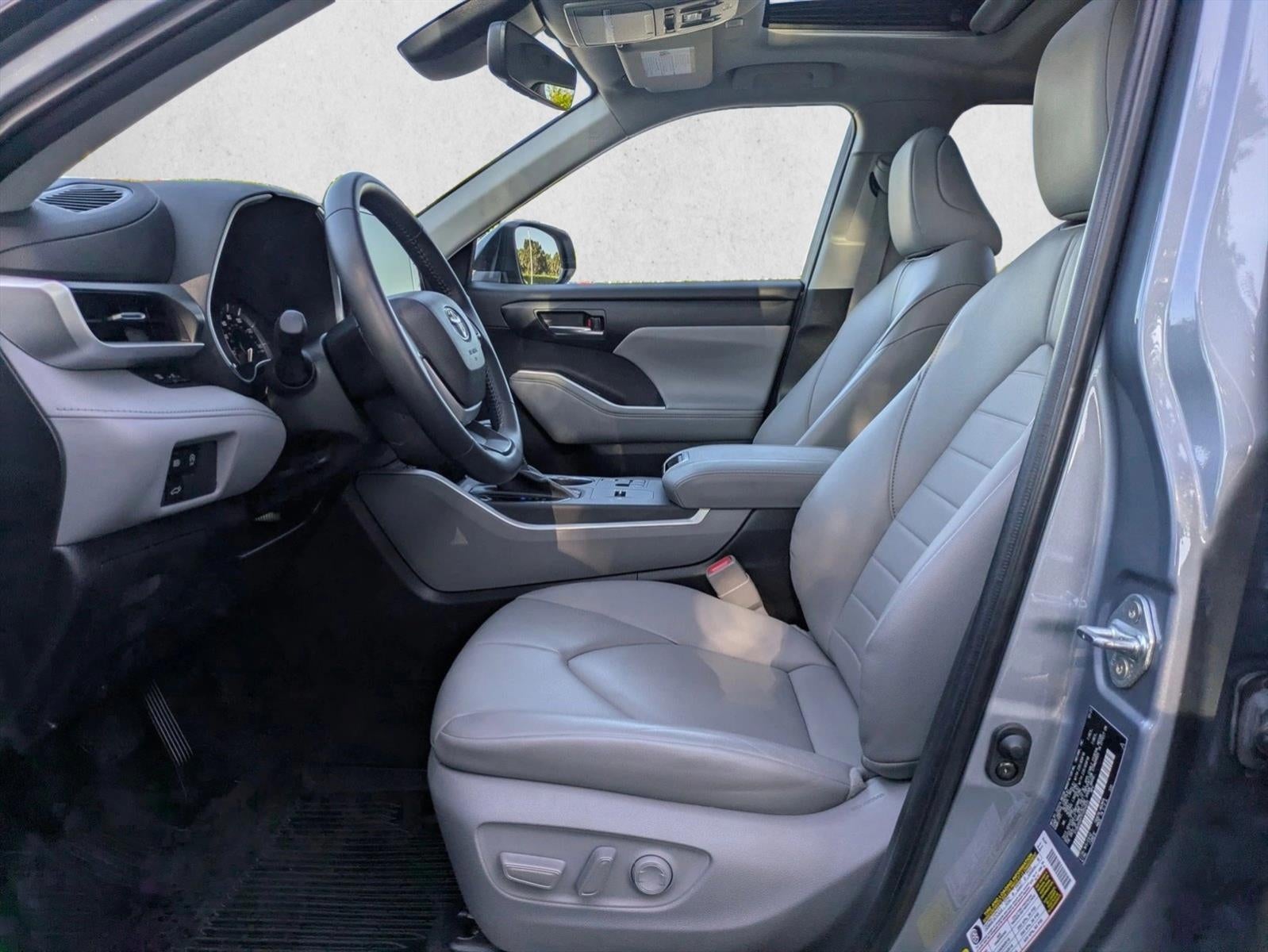 2023 Toyota Highlander XLE FWD (Natl)