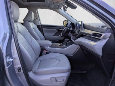 2023 Toyota Highlander XLE FWD (Natl)