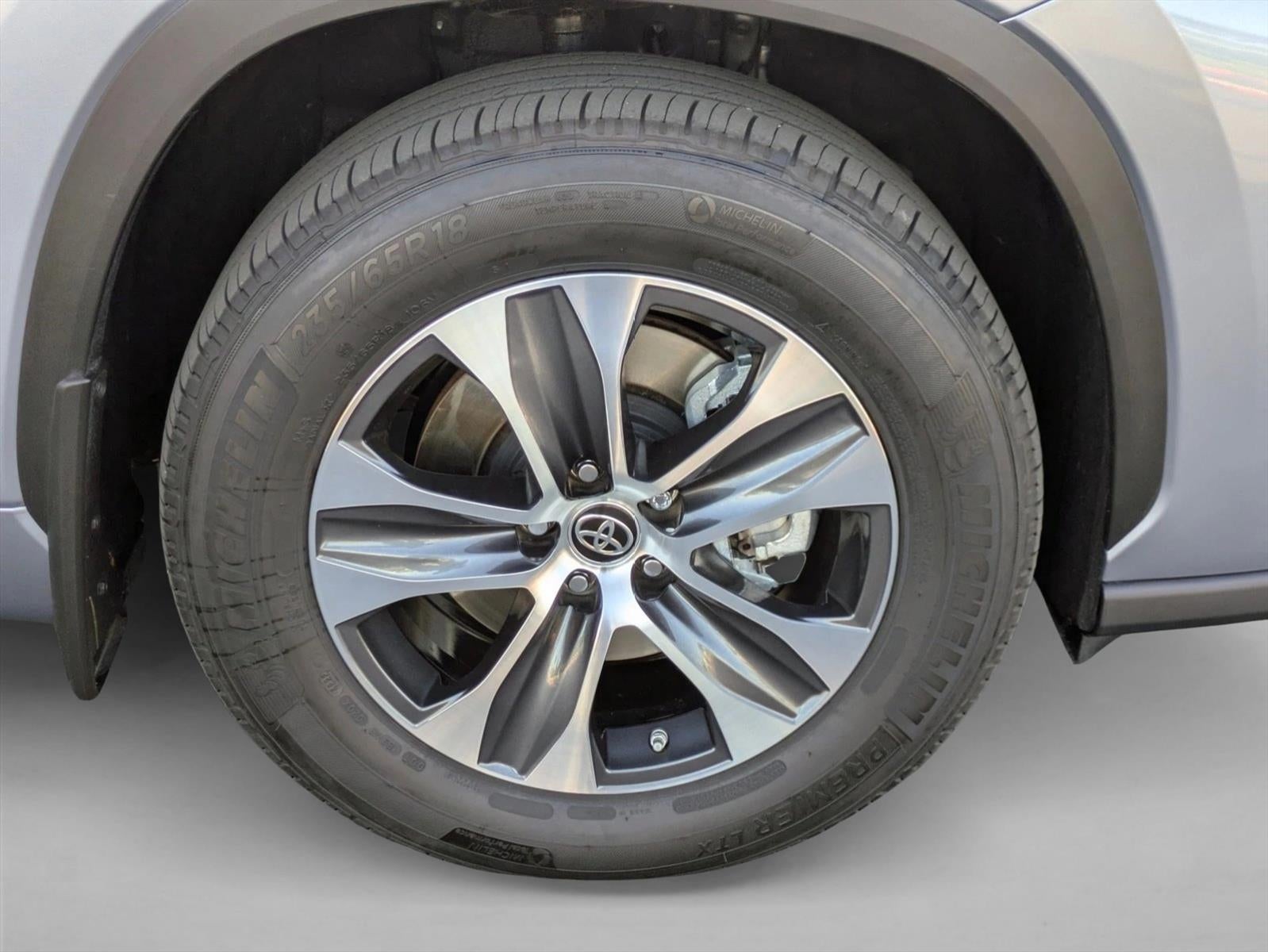 2023 Toyota Highlander XLE FWD (Natl)