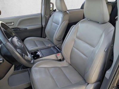 2018 Toyota Sienna XLE FWD 8-Passenger (Natl)