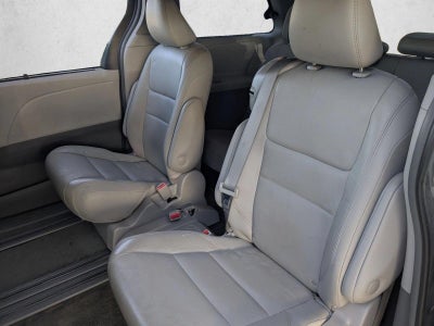 2018 Toyota Sienna XLE FWD 8-Passenger (Natl)