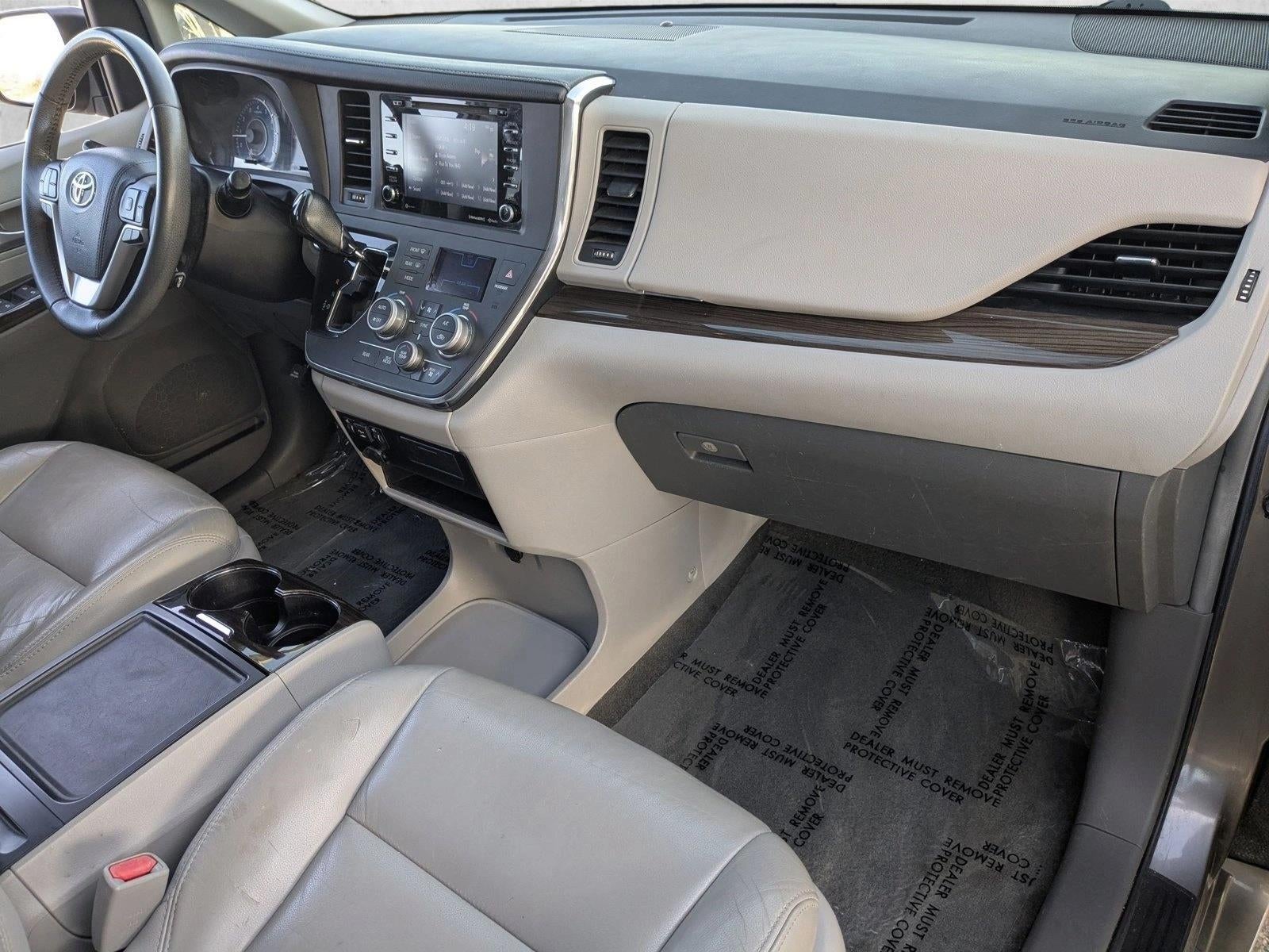 2018 Toyota Sienna XLE FWD 8-Passenger (Natl)