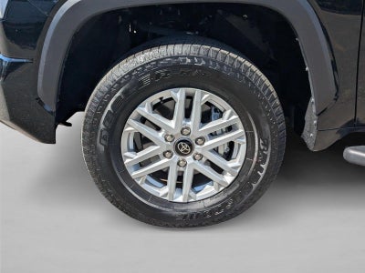 2025 Toyota Tundra 4WD 4WD SR5 CrewMax 5.5' Bed (Natl)