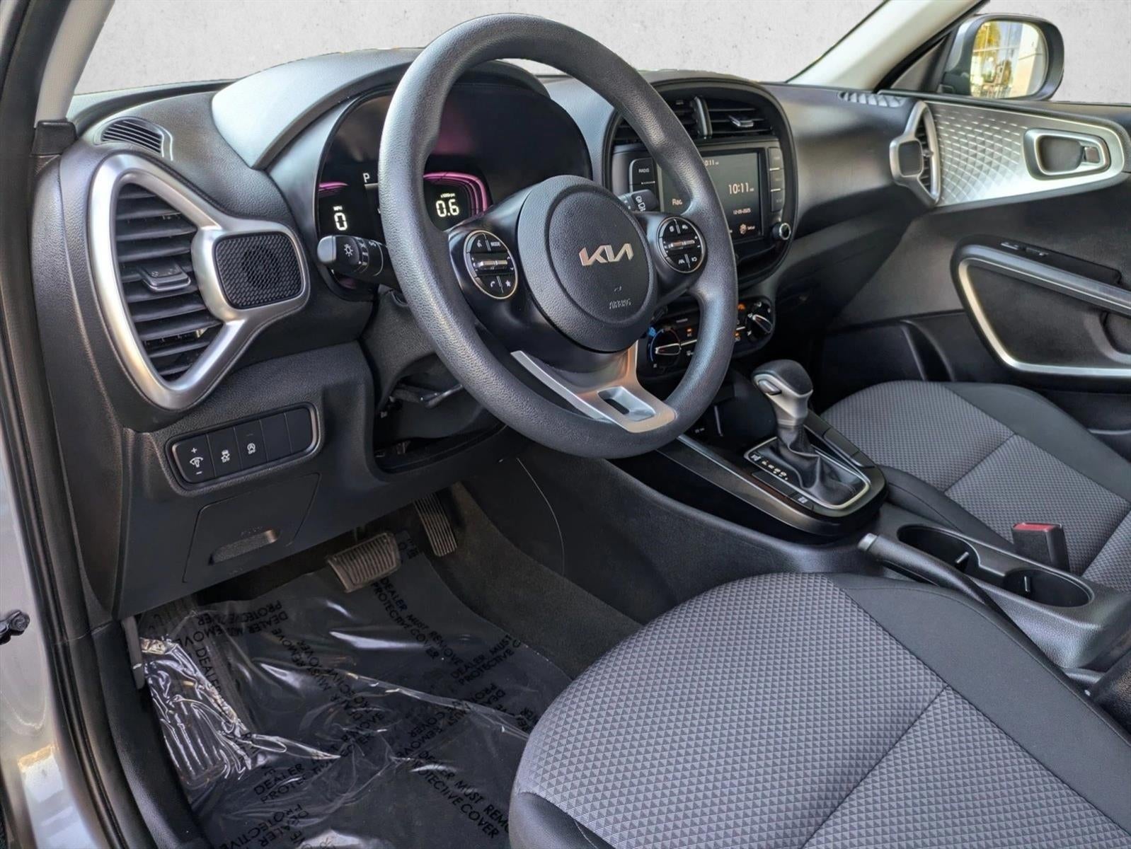 2024 Kia Soul LX IVT