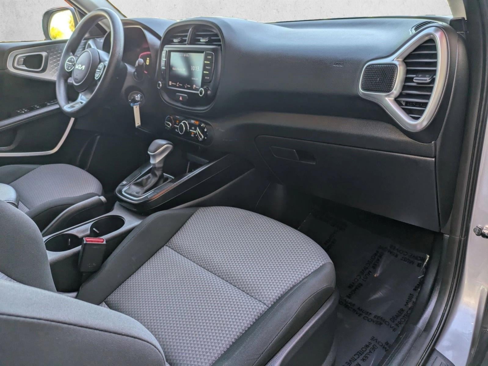 2024 Kia Soul LX IVT