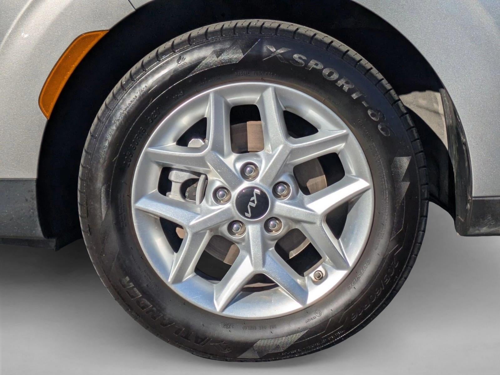 2024 Kia Soul LX IVT