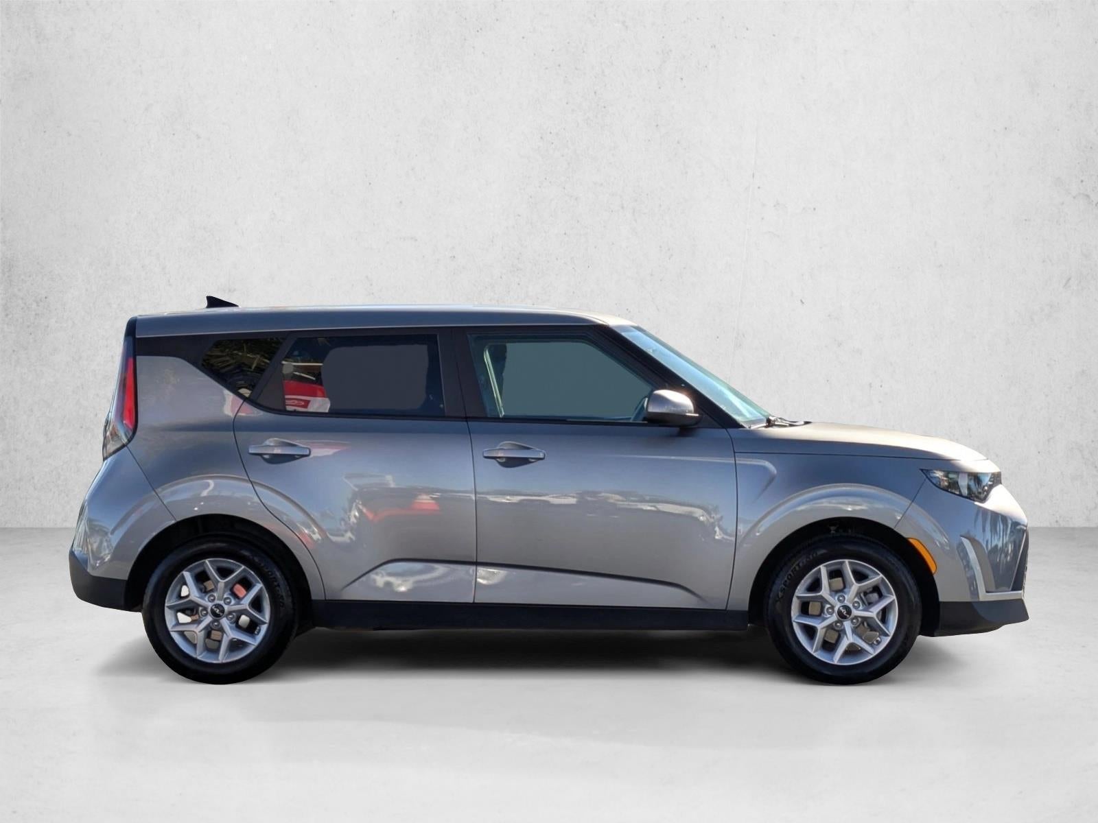 2024 Kia Soul LX IVT