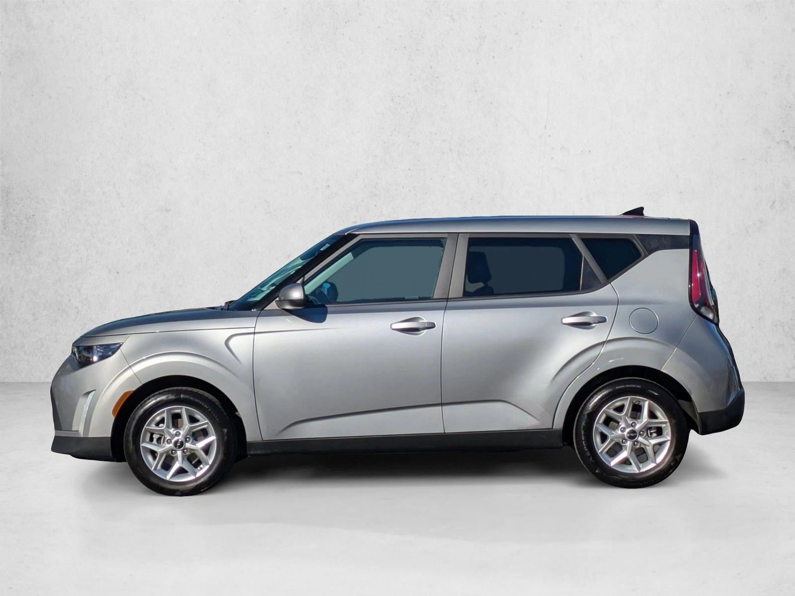 2024 Kia Soul LX IVT