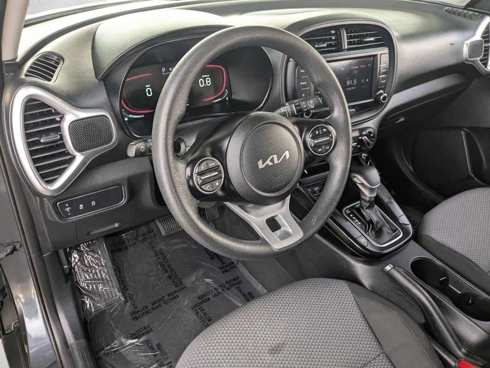 2023 Kia Soul LX IVT