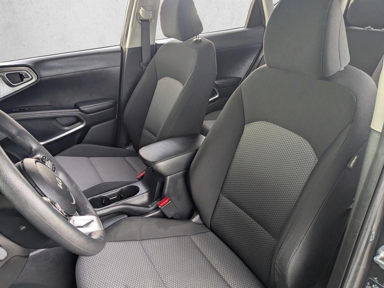 2023 Kia Soul LX IVT