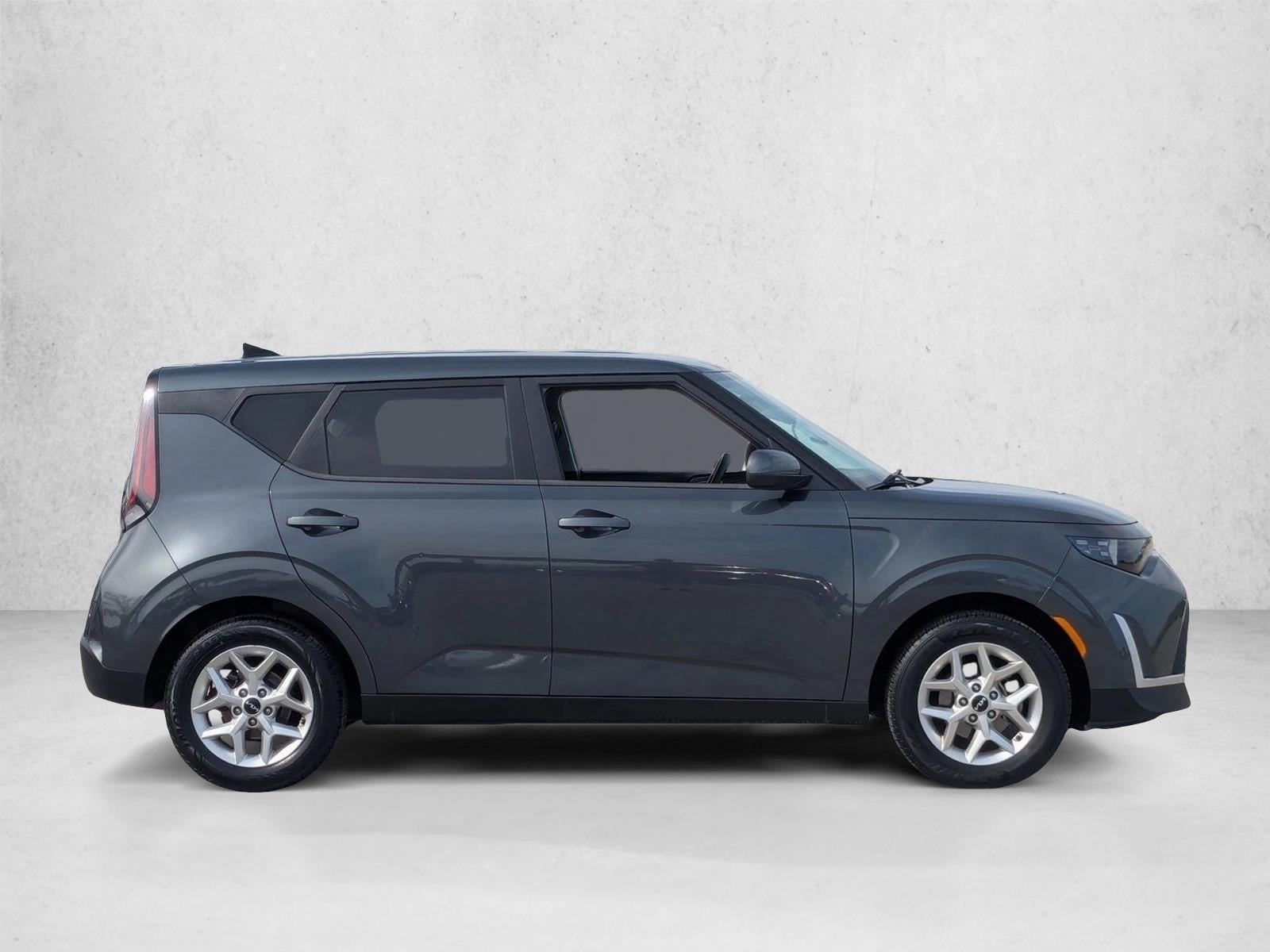 2023 Kia Soul LX IVT