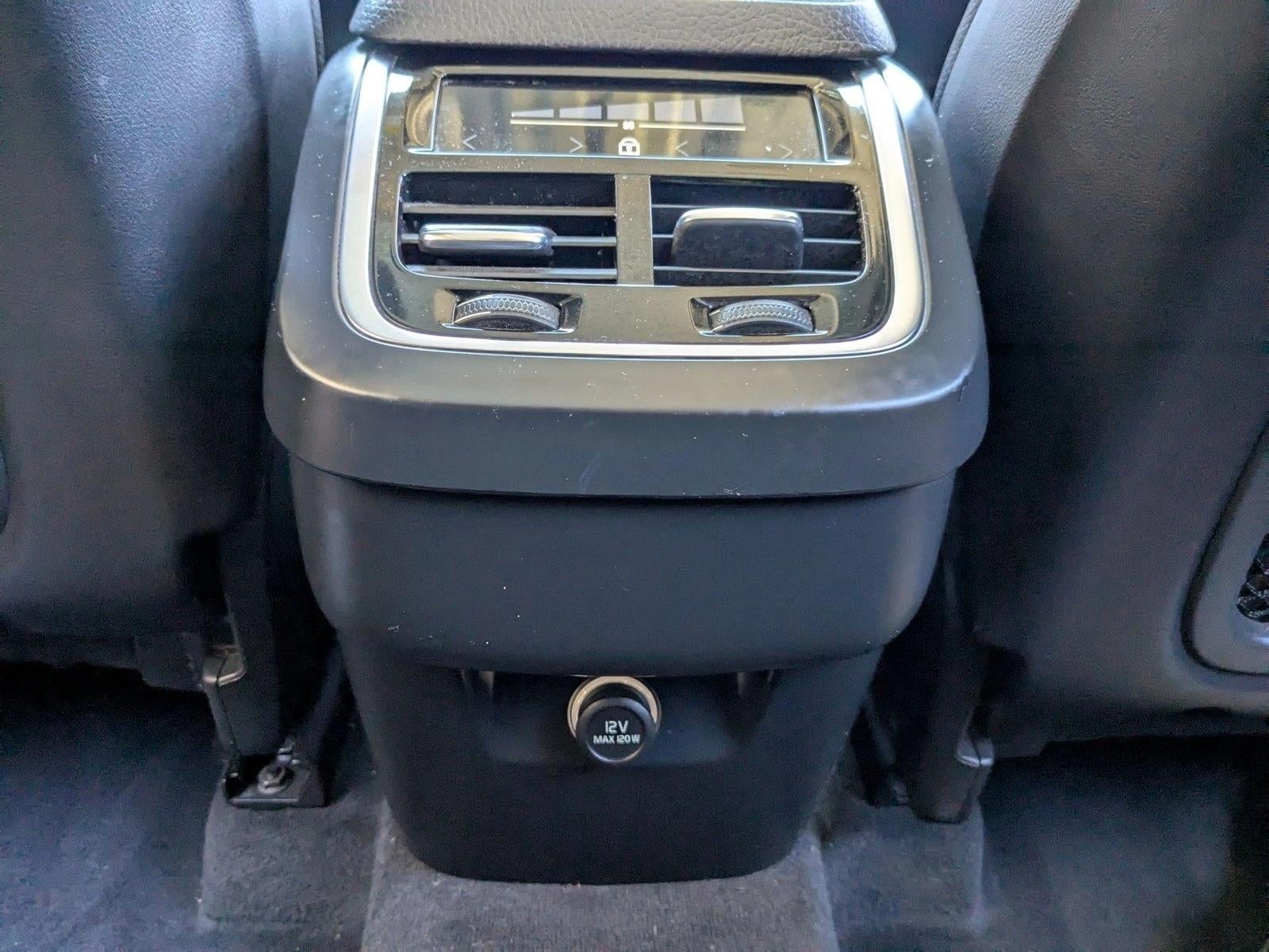 2018 Volvo XC90 T5 AWD 7-Passenger Momentum