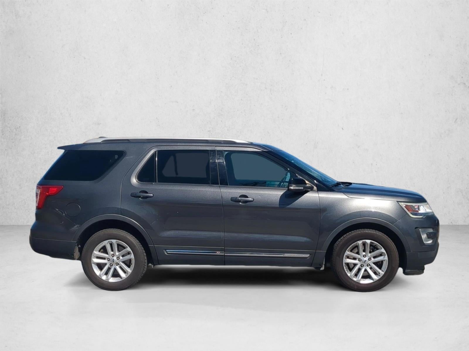 2017 Ford Explorer XLT FWD