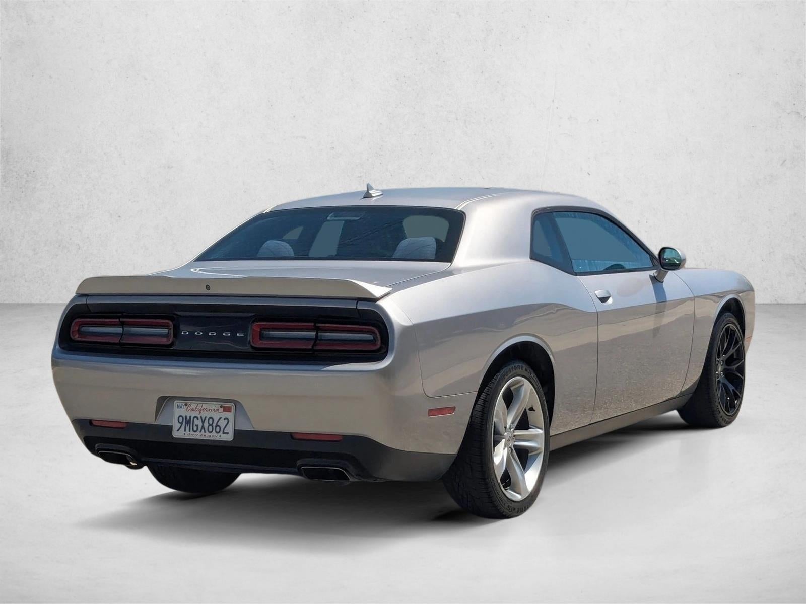 2018 Dodge Challenger SXT RWD