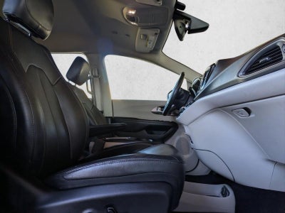 2018 Chrysler Pacifica Touring L Plus FWD