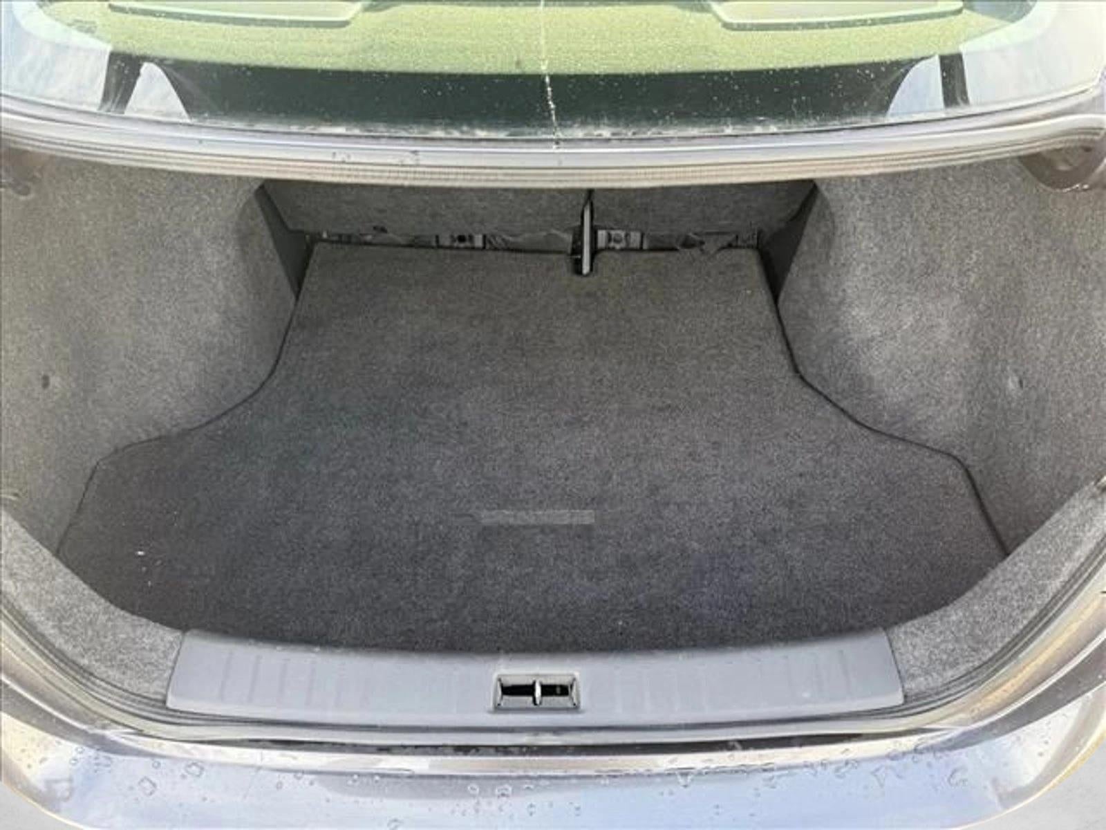 2015 Nissan Sentra 4dr Sdn I4 CVT SR