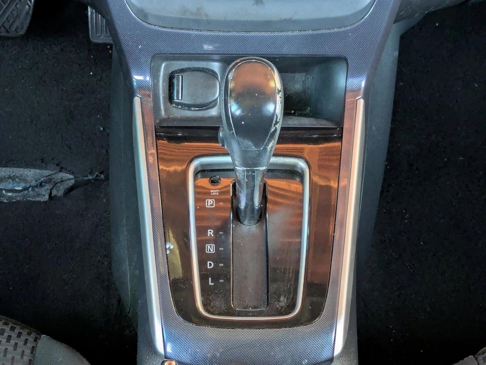 2016 Nissan Sentra 4dr Sdn I4 CVT SR