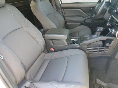 2024 Toyota Tacoma 2WD 2WD SR XtraCab 6' Bed AT (Natl)