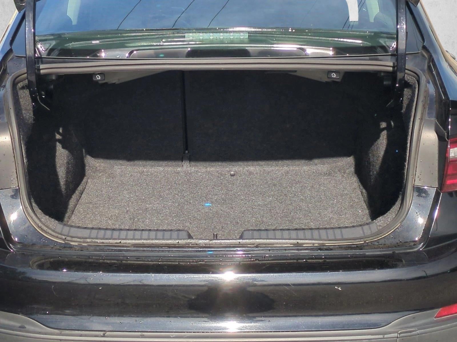 2024 Volkswagen Jetta SE Auto