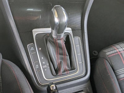 2015 Volkswagen Golf GTI 2dr HB DSG S